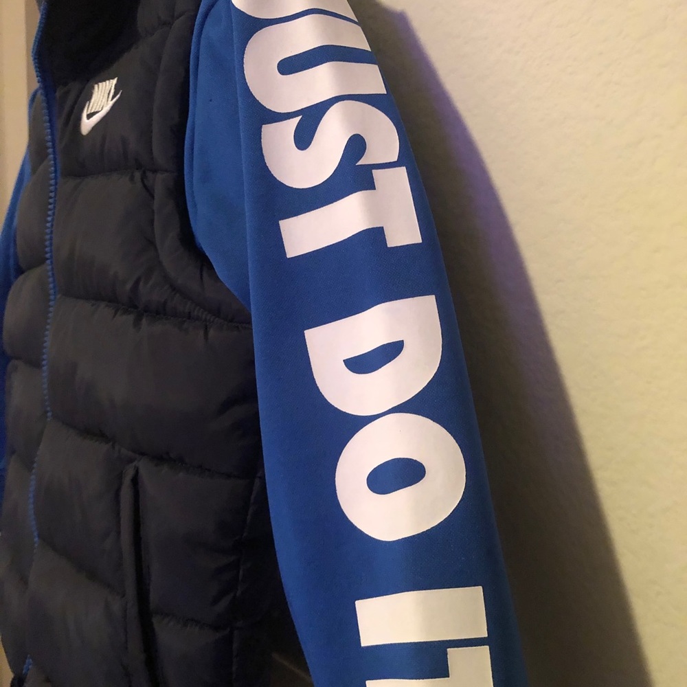 Nike Full-Zip Puffer Jacket